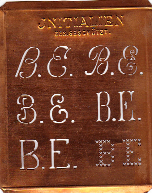 www.knopfparade.de - BE - Hübsche, alte Wäscheschablone mit 6 Monogrammen