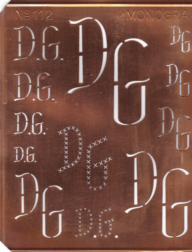 www.knopfparade.de - DG - Große Monogrammschablone mit 12 Monogrammen