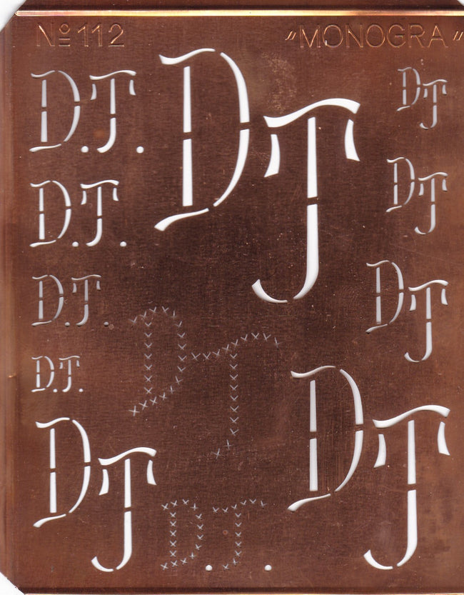 www.knopfparade.de - DT - Große Monogrammschablone mit 12 Monogrammen
