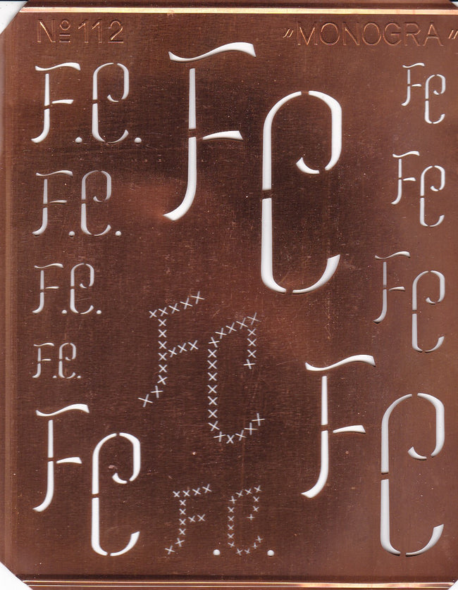 www.knopfparade.de - FC - Große Monogrammschablone mit 12 Monogrammen