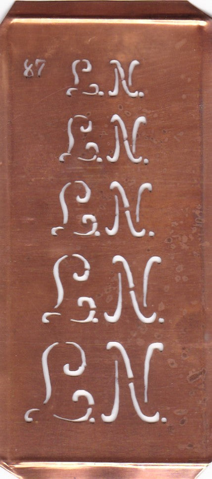 Stickschablone mit Monogramm LN in 5 Größen