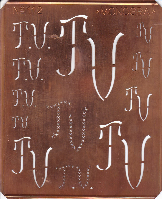 www.knopfparade.de - TV - Große Monogrammschablone mit 12 Monogrammen