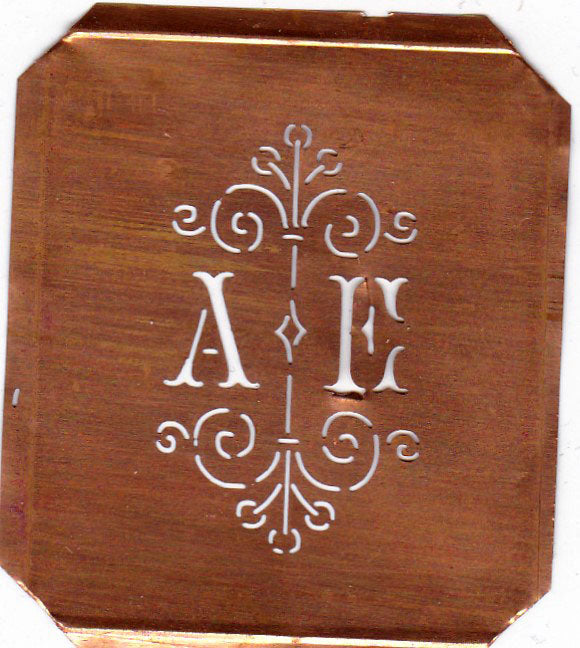 AE - Besonders hübsche alte Monogrammschablone