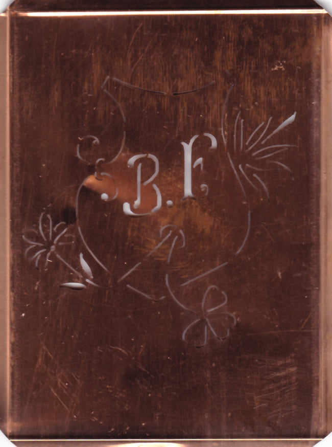 BF - Seltene Stickvorlage - Uralte Wäscheschablone mit Wappen - Medaillon