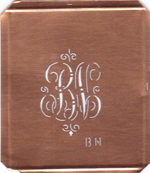 BN - Kupferschablone mit kleinem verschlungenem Monogramm