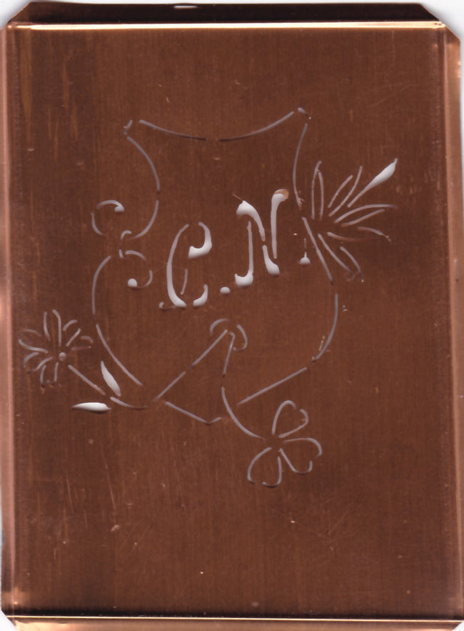 CN - Seltene Stickvorlage - Uralte Wäscheschablone mit Wappen - Medaillon