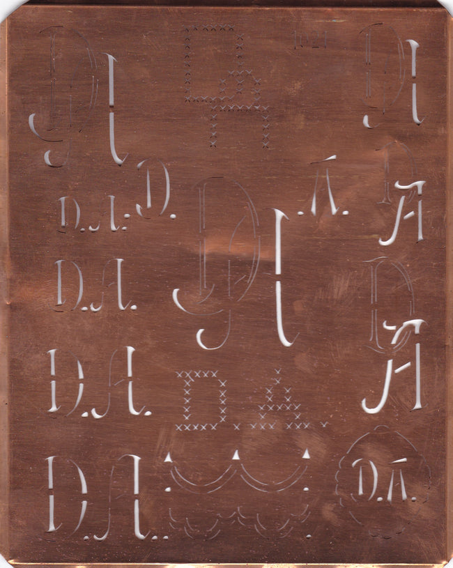 DA - Große attraktive Kupferschablone mit vielen Monogrammen