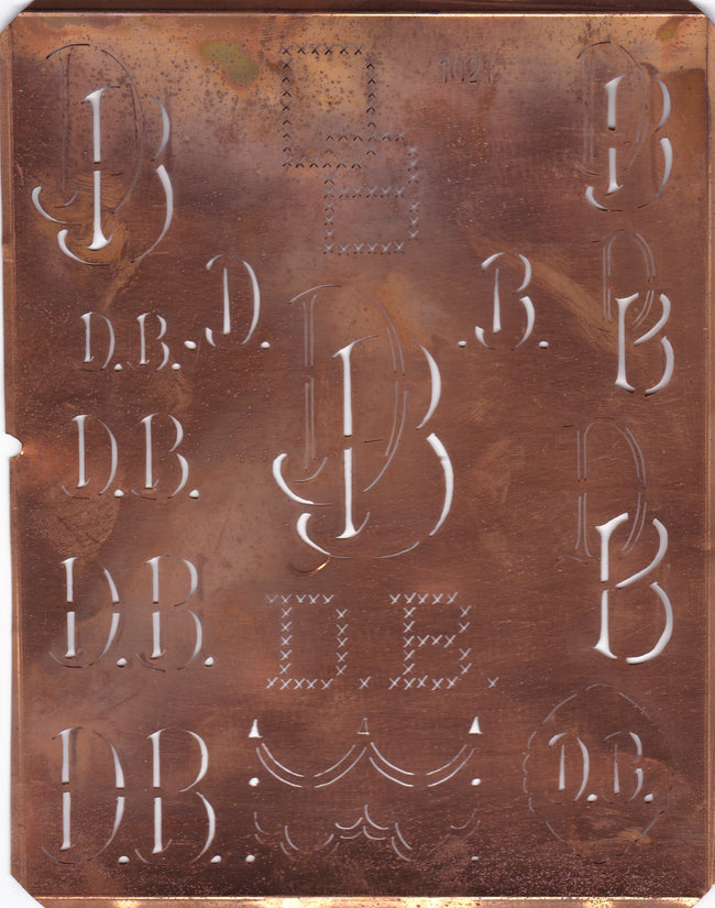 DB - Große attraktive Kupferschablone mit vielen Monogrammen