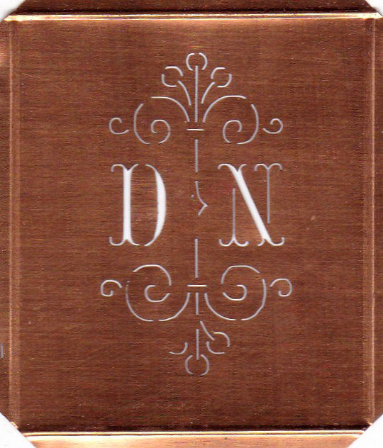 DN - Besonders hübsche alte Monogrammschablone