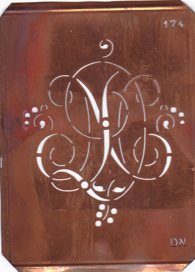 DN - Alte Monogramm Schablone mit Schnörkeln