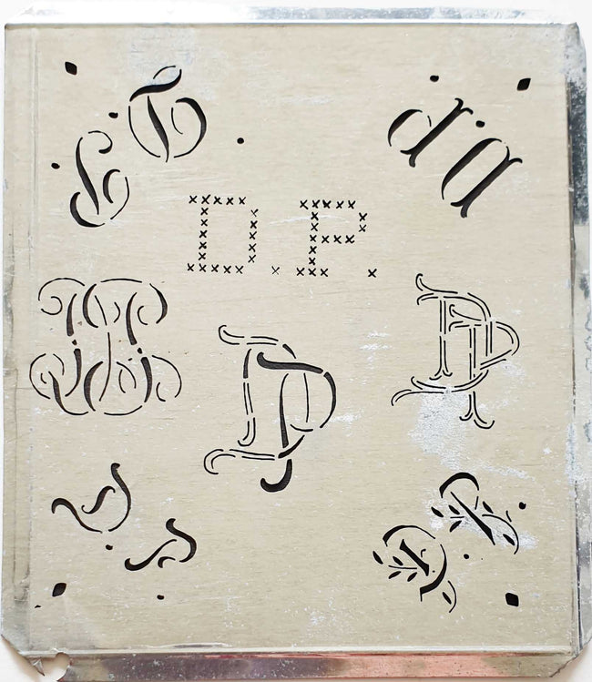 DP - Alte Monogrammschablone aus Zink-Blech mit 8 Variationen
