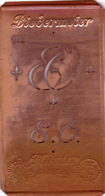 www.knopfparadies.de - EO - Alte Stickschablone mit 2 zarten Monogrammen