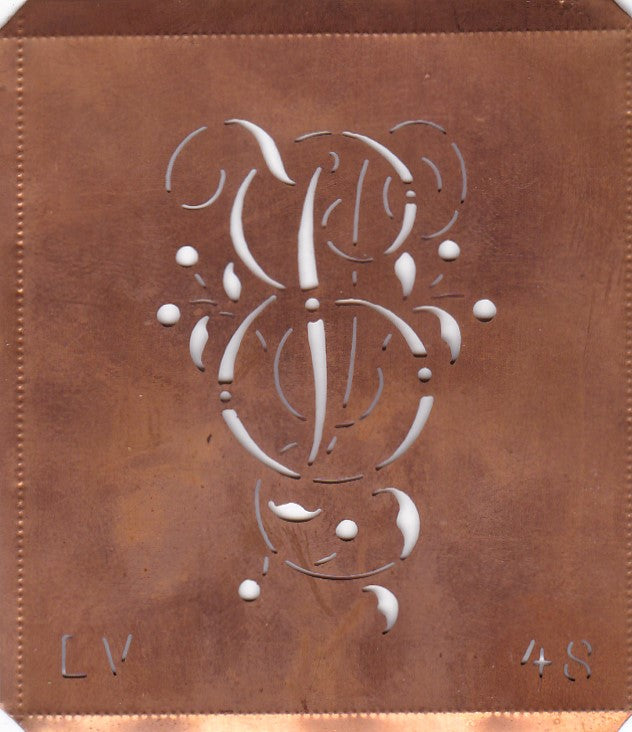 EV - Alte Schablone aus Kupferblech mit klassischem verschlungenem Monogramm