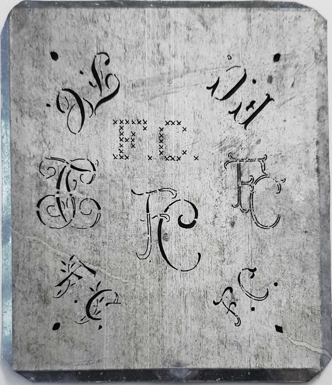 FC - Alte Monogrammschablone aus Zink-Blech mit 8 Variationen