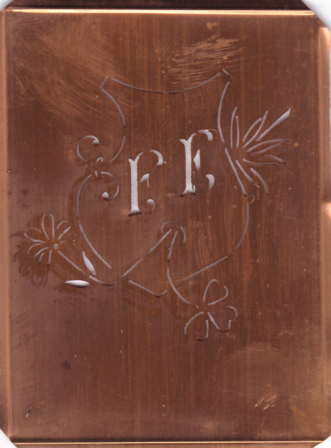 FE - Seltene Stickvorlage - Uralte Wäscheschablone mit Wappen - Medaillon