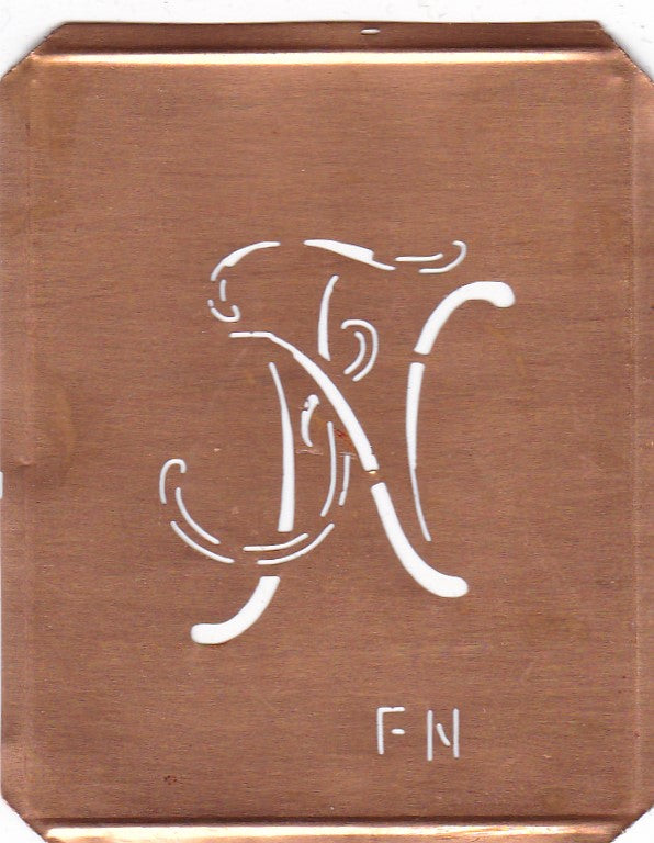FN - 90 Jahre alte Stickschablone für hübsche Handarbeits Monogramme