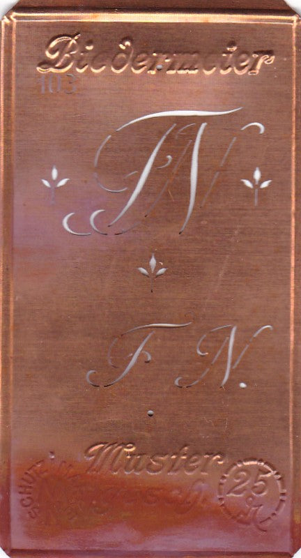 www.knopfparadies.de - FN - Alte Stickschablone mit 2 zarten Monogrammen