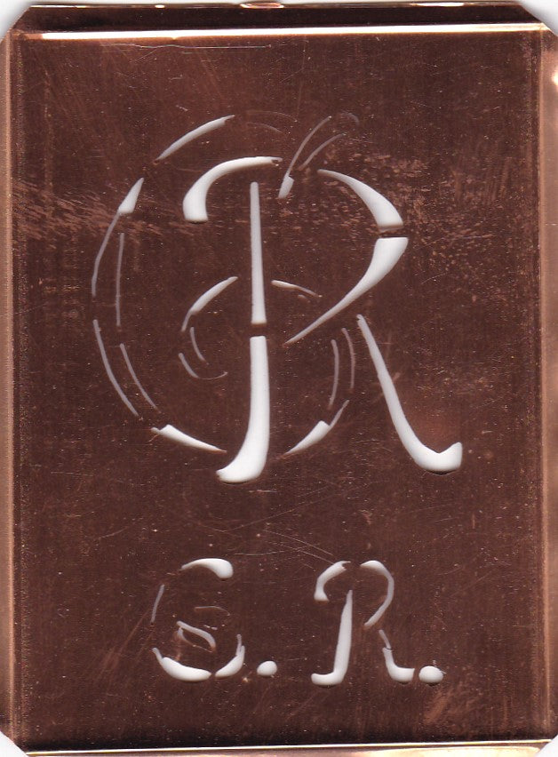 GR - Stickschablone für 2 verschiedene Monogramme