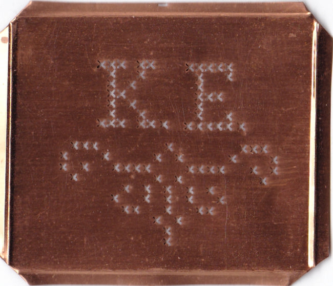 KE - Alte niedliche Kreuzstich Monogramm Schablone