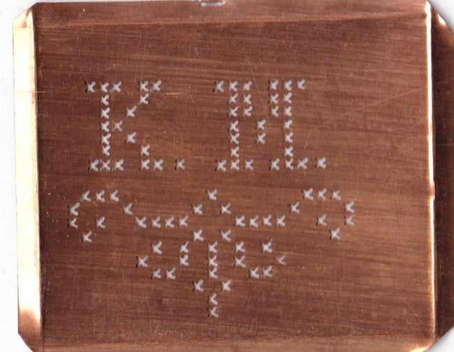 KM - Alte niedliche Kreuzstich Monogramm Schablone