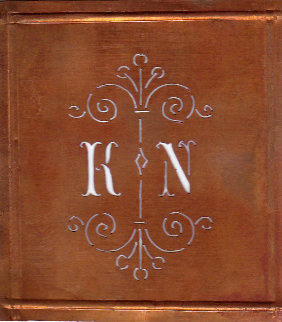 KN - Besonders hübsche alte Monogrammschablone