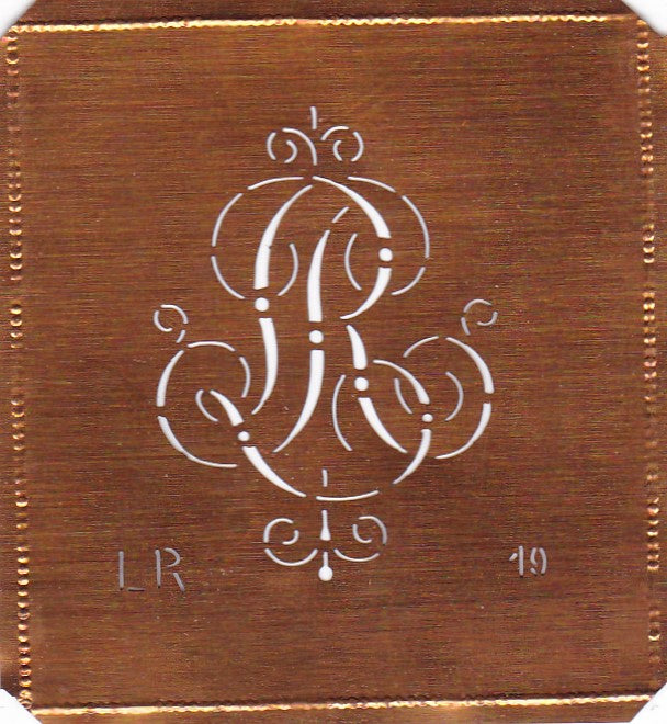 LR - Alte verschlungene zarte Stickschablone