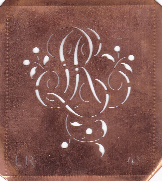 LR - Alte Schablone aus Kupferblech mit klassischem verschlungenem Monogramm