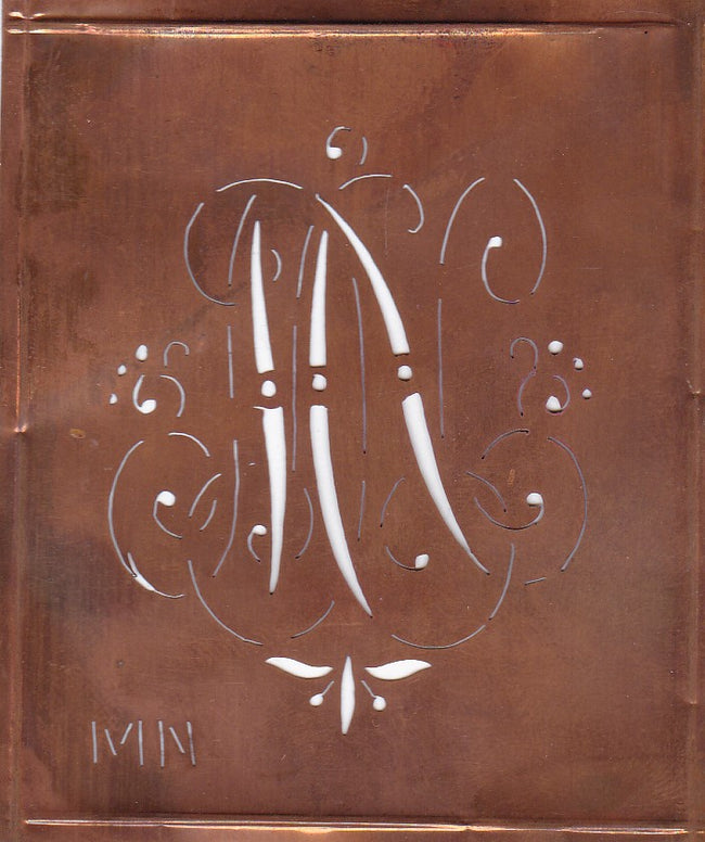MN - Hübsche alte verschnörkelte Monogrammschablone