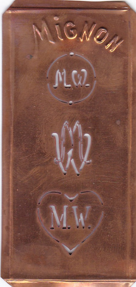 MW - Hübsche alte Kupfer Schablone mit 3 Monogramm-Ausführungen