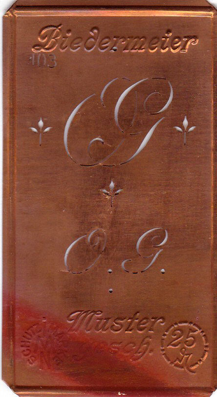 www.knopfparadies.de - OG - Alte Stickschablone mit 2 zarten Monogrammen