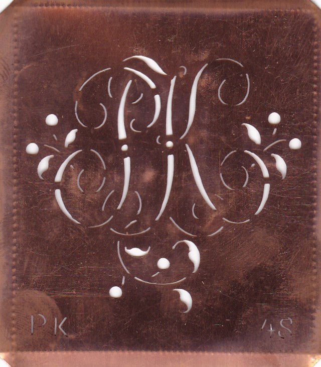 PK - Alte Schablone aus Kupferblech mit klassischem verschlungenem Monogramm