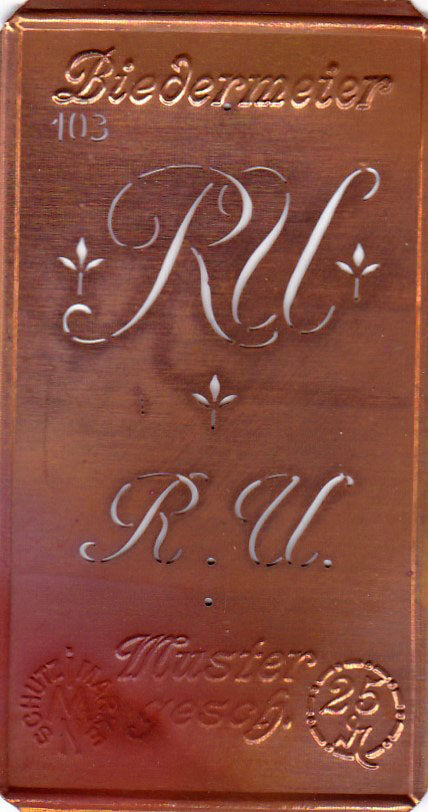 www.knopfparadies.de - RU - Alte Stickschablone mit 2 zarten Monogrammen