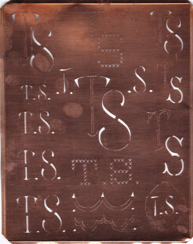 TS - Große attraktive Kupferschablone mit vielen Monogrammen