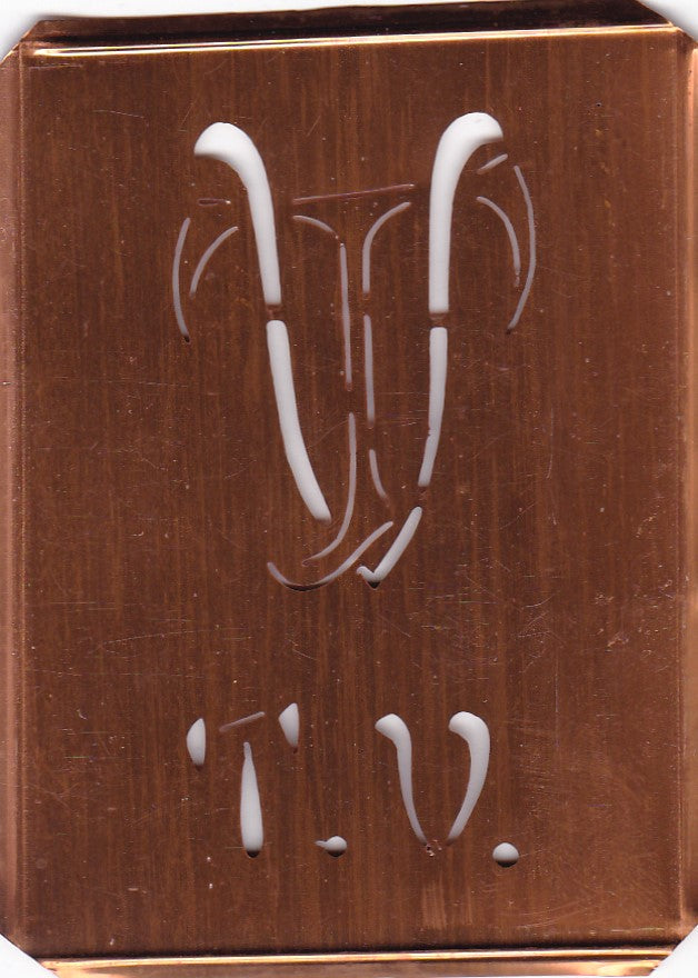 TV - Stickschablone für 2 verschiedene Monogramme