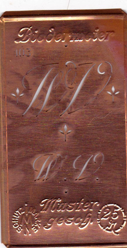 www.knopfparadies.de - WV - Alte Stickschablone mit 2 zarten Monogrammen
