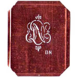 DN - Kupferschablone mit kleinem verschlungenem Monogramm