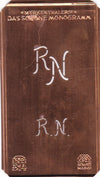  www.knopfparade.de - RN - Alte kleine Monogrammschablone zum Sticken