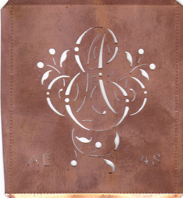 AE - Alte Schablone aus Kupferblech mit klassischem verschlungenem Monogramm 
