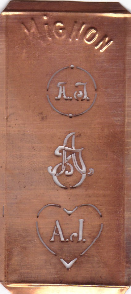 AJ - Hübsche alte Kupfer Schablone mit 3 Monogramm-Ausführungen
