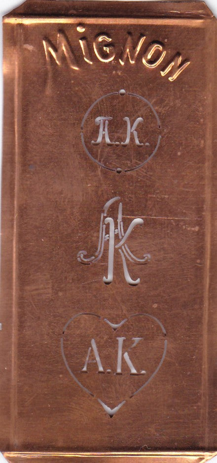 AK - Hübsche alte Kupfer Schablone mit 3 Monogramm-Ausführungen