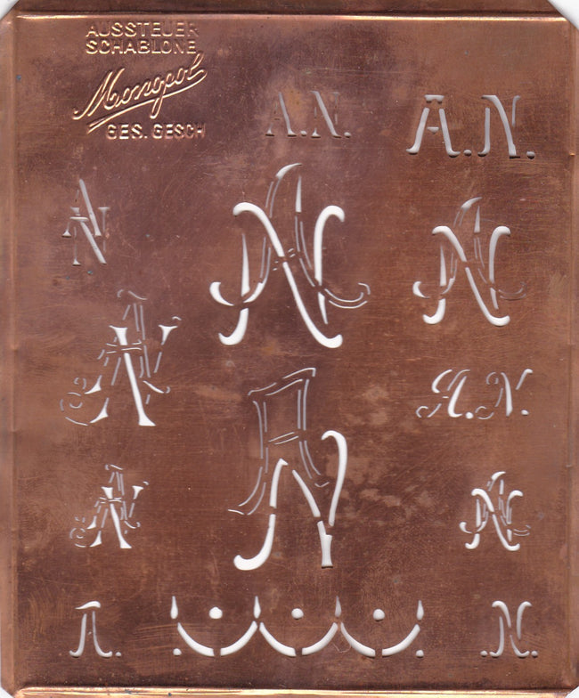 www.knopfparadies.de - AN - Antike Stickschablone aus Kupferblech