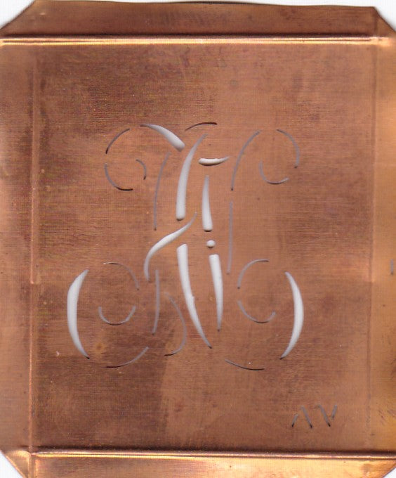 AV - Hübsche alte Kupfer Schablone mit 3 Monogramm-Ausführungen