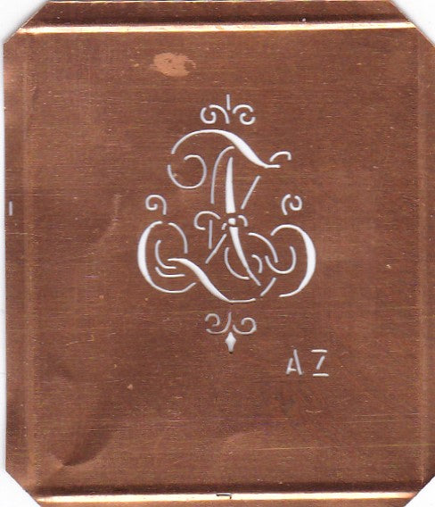 AZ - Kupferschablone mit kleinem verschlungenem Monogramm