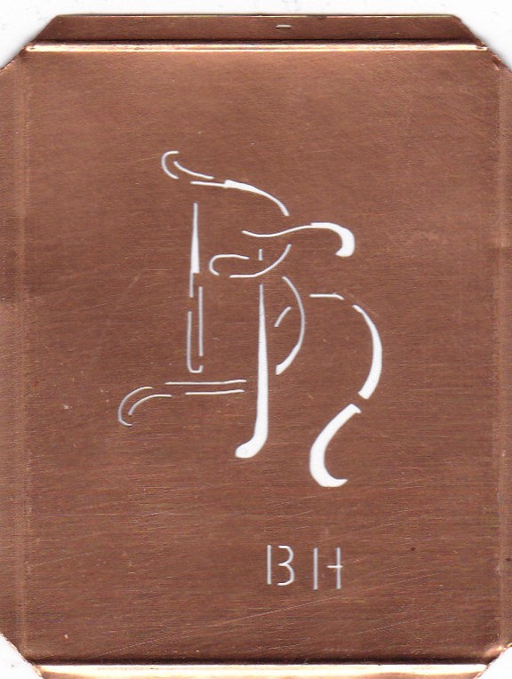 BH - 90 Jahre alte Stickschablone für hübsche Handarbeits Monogramme
