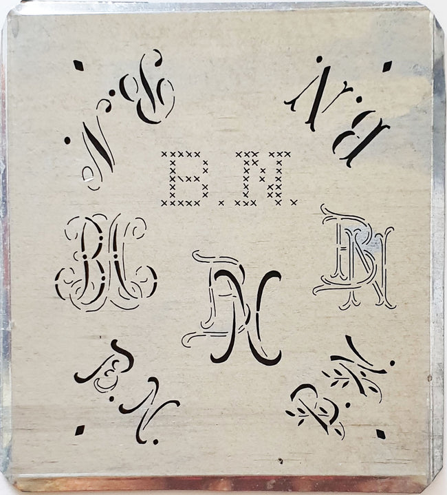 BN - Alte Monogrammschablone aus Zink-Blech mit 8 Variationen