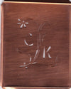 CK - Hübsche, verspielte Monogramm Schablone Blumenumrandung