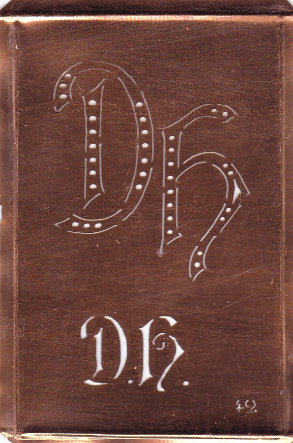 DH - Interessante alte Kupfer-Schablone zum Sticken von Monogrammen