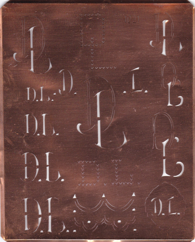 DL - Große attraktive Kupferschablone mit vielen Monogrammen