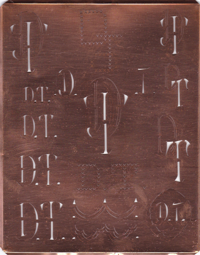 DT - Große attraktive Kupferschablone mit vielen Monogrammen