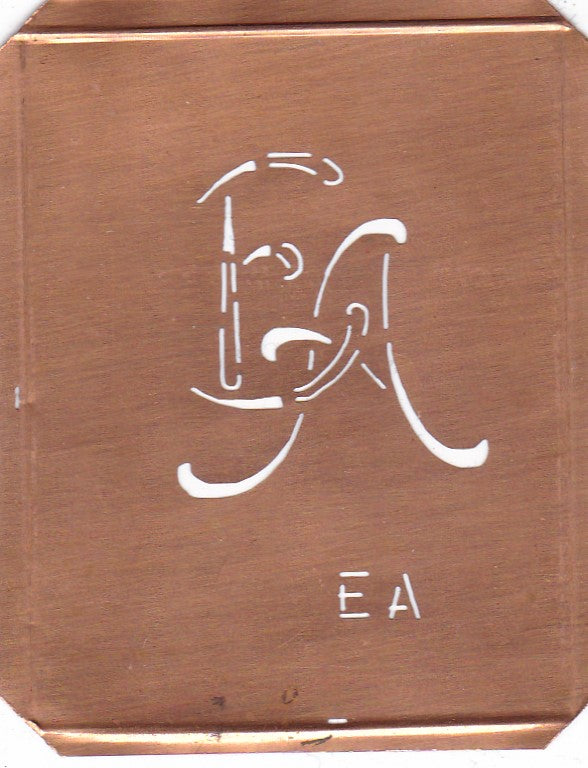 EA - 90 Jahre alte Stickschablone für hübsche Handarbeits Monogramme